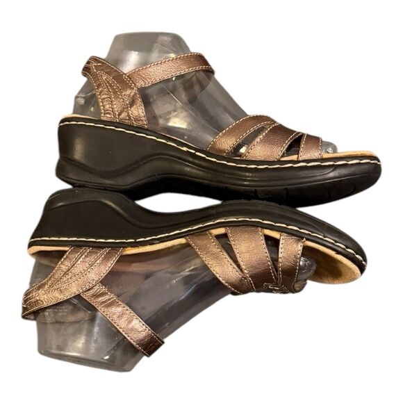 Clarks bendable Women's Leather Sandals Bronze criss cross wedges shoes Size 8M - Picture 5 of 12